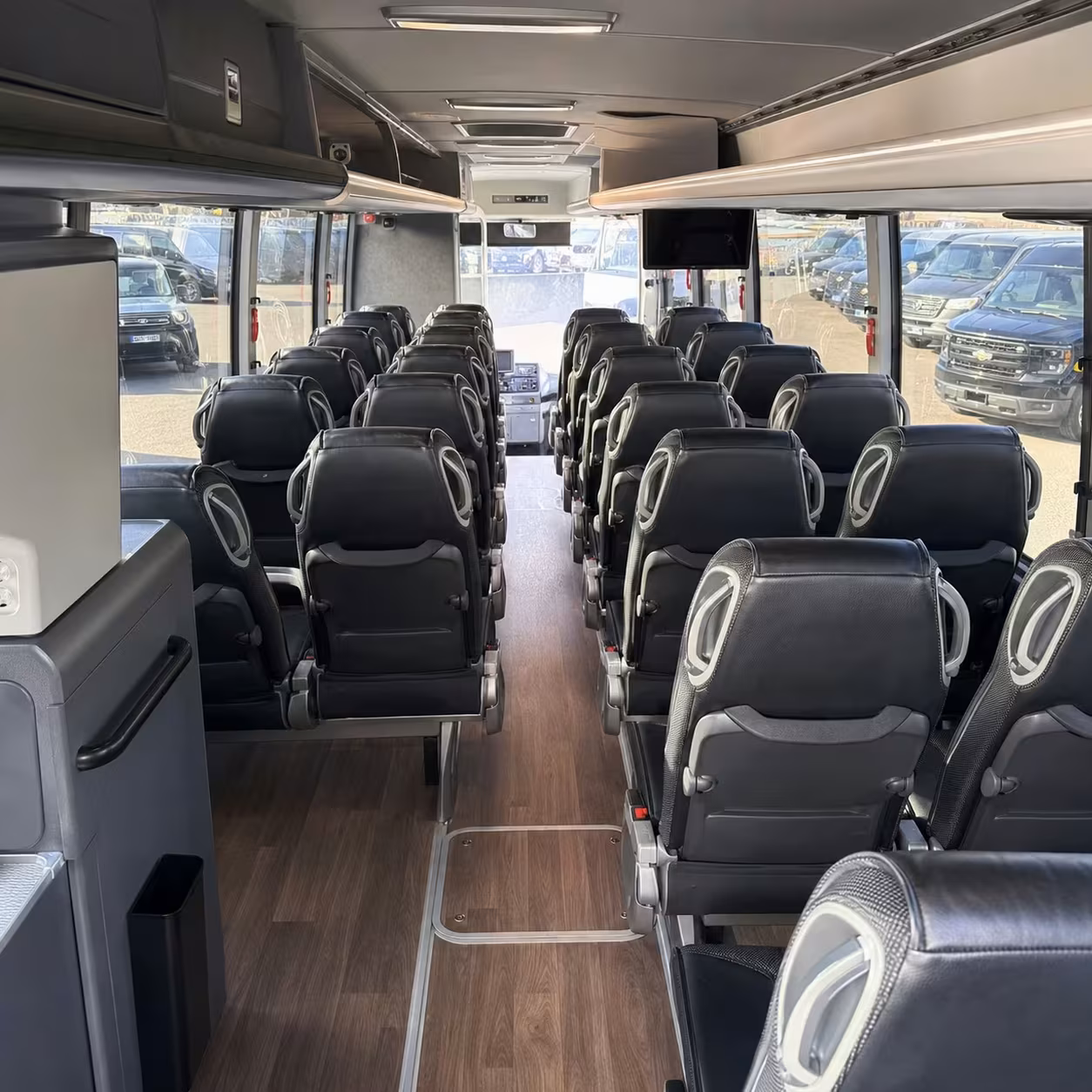 choosing the right employee charter bus rentals in lakeland
