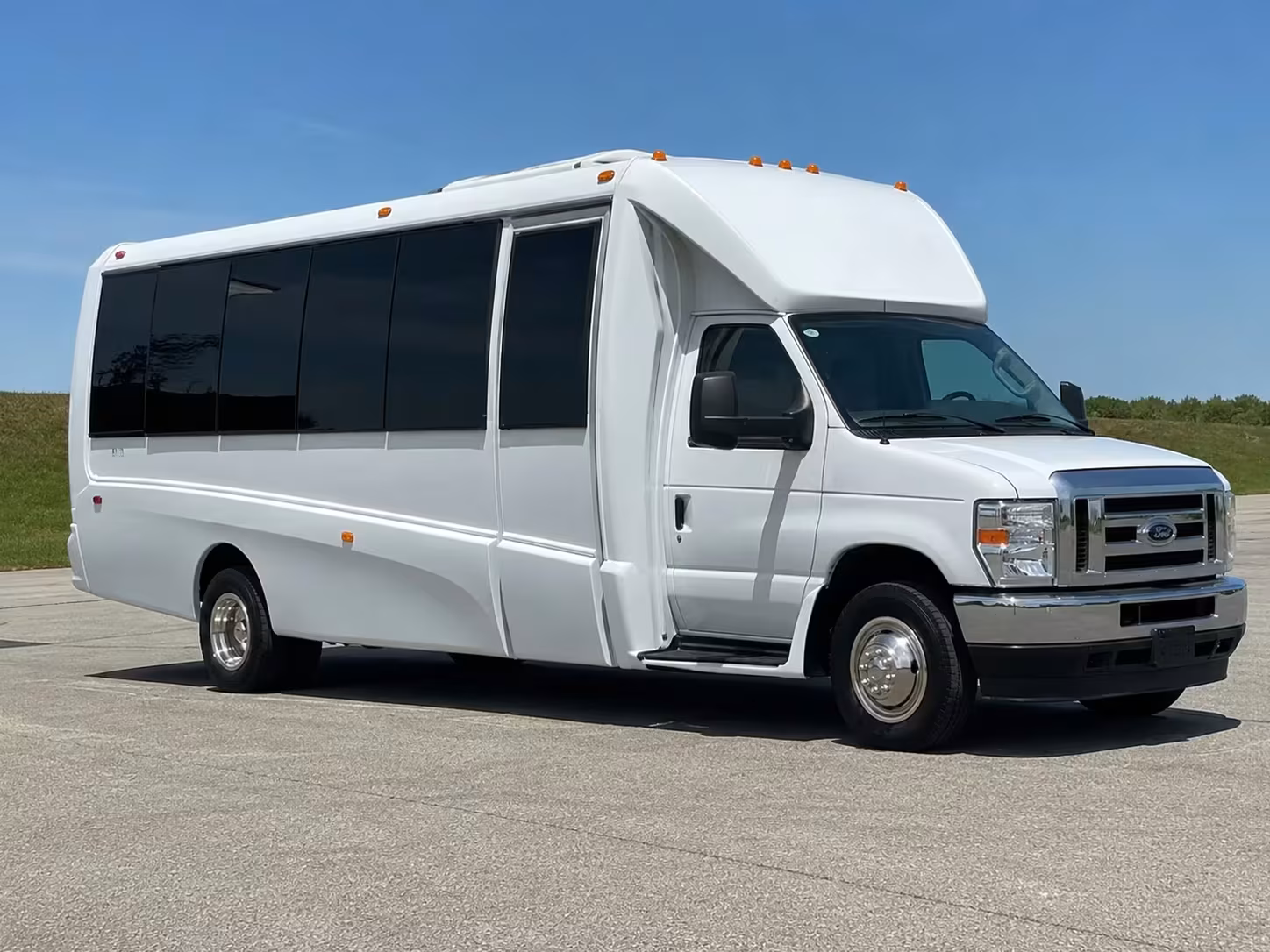 lakeland party bus rentals for high school prom groups