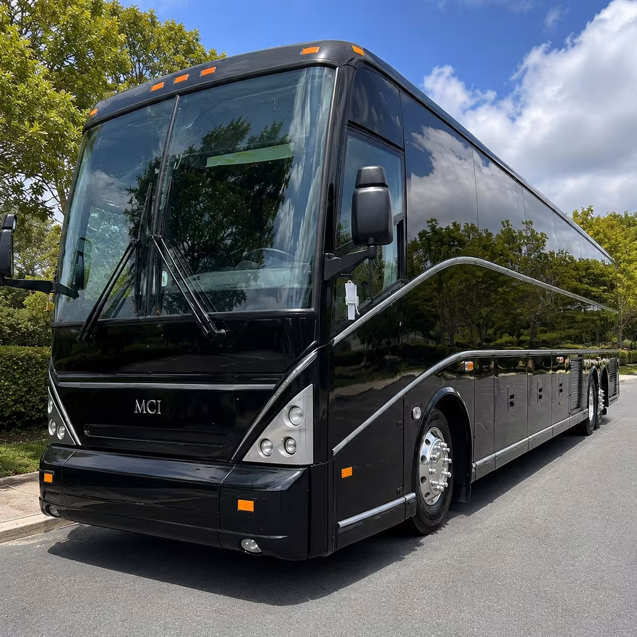 lakeland shuttle buses for concert series and multi night events