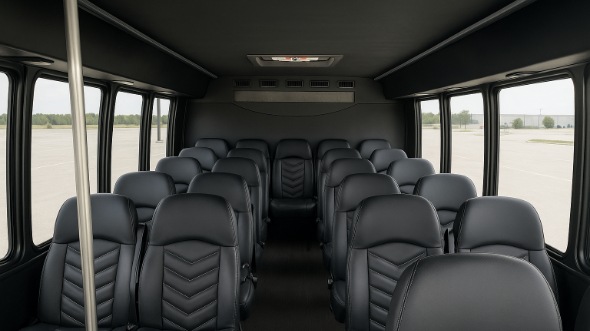 lakeland 30 passenger minibus rental