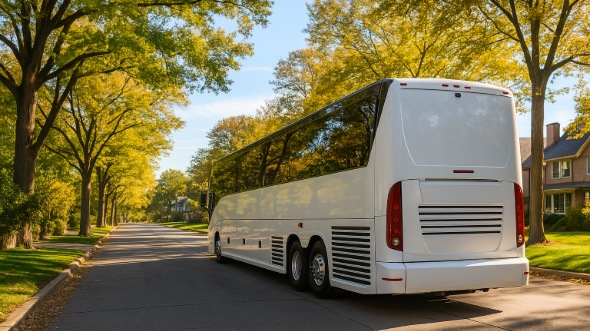 lakeland vacation bus rentals for family trips