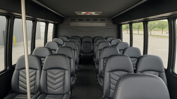 orlando 28 passenger minibus